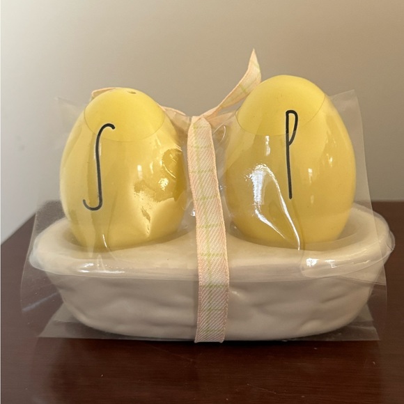 Rae Dunn Easter Egg Salt and Pepper 2021 🇺🇸 release - Picture 1 of 1